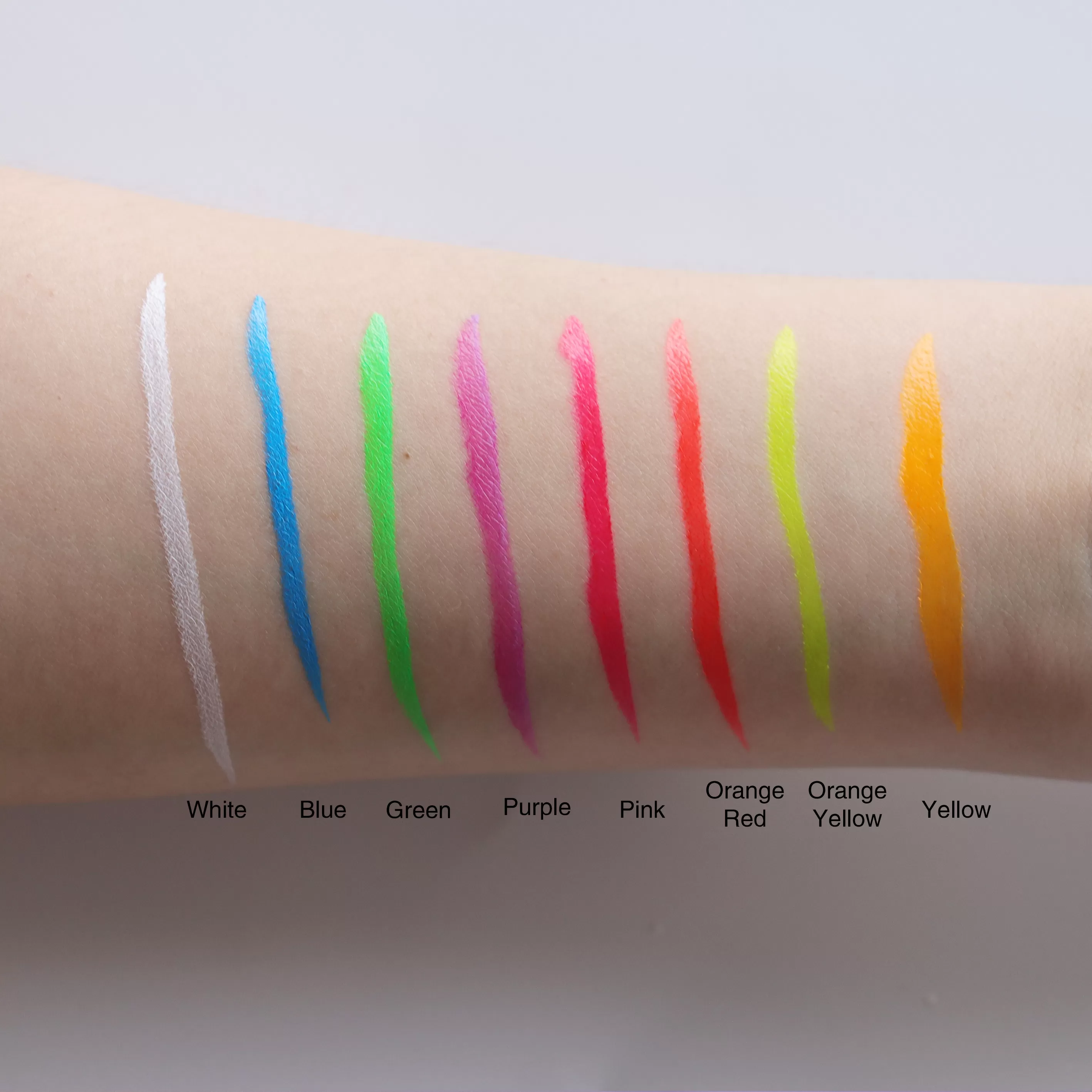 neon eyeliner