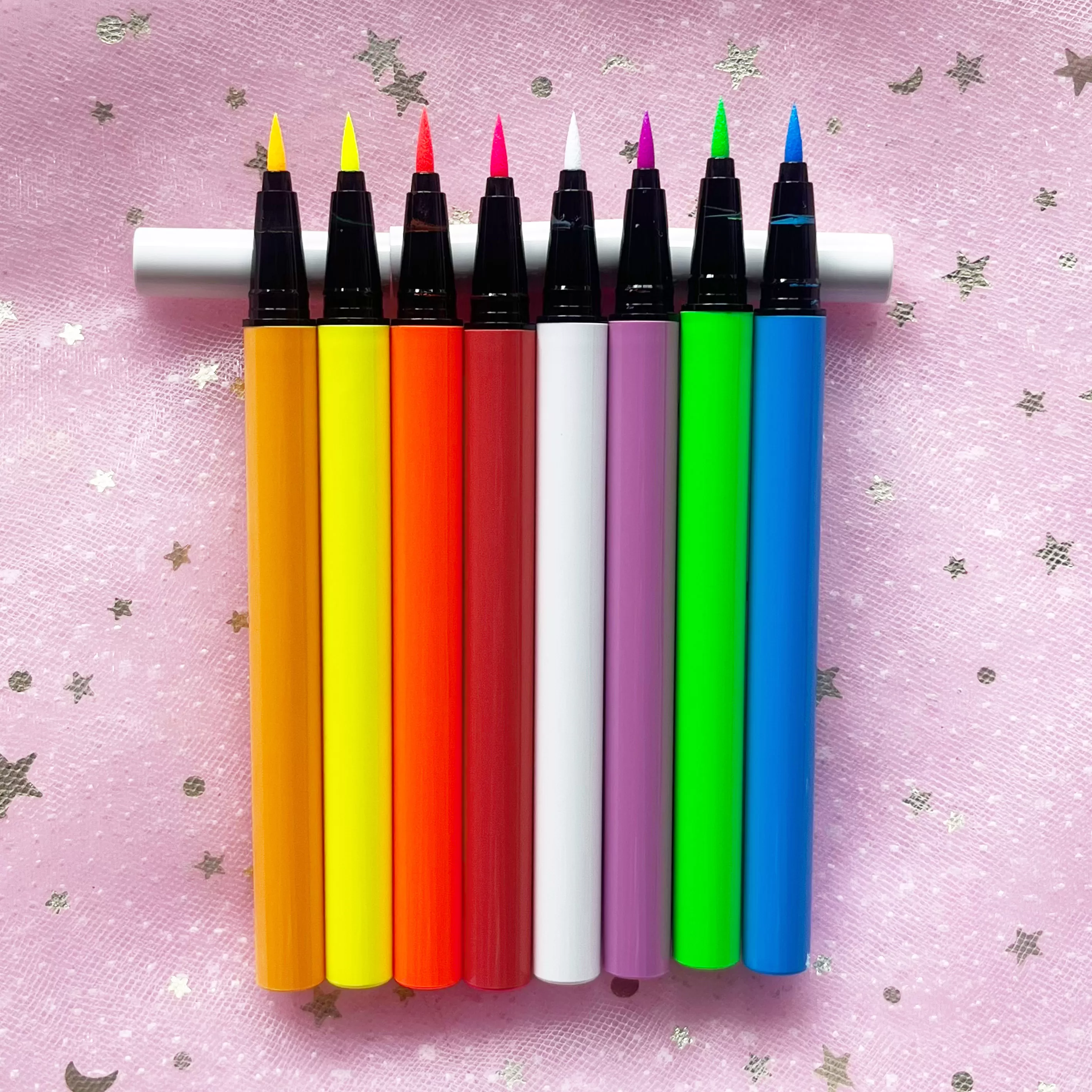 neon eyeliner