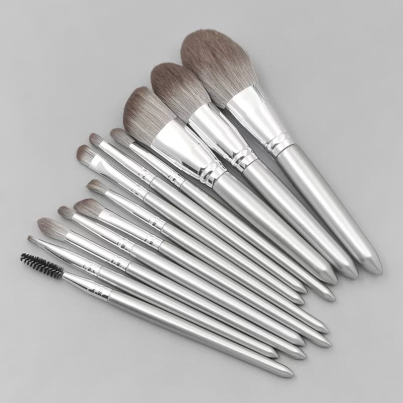 Enhance Your Beauty Routine with the Custom 12PCS Makeup Brush Set